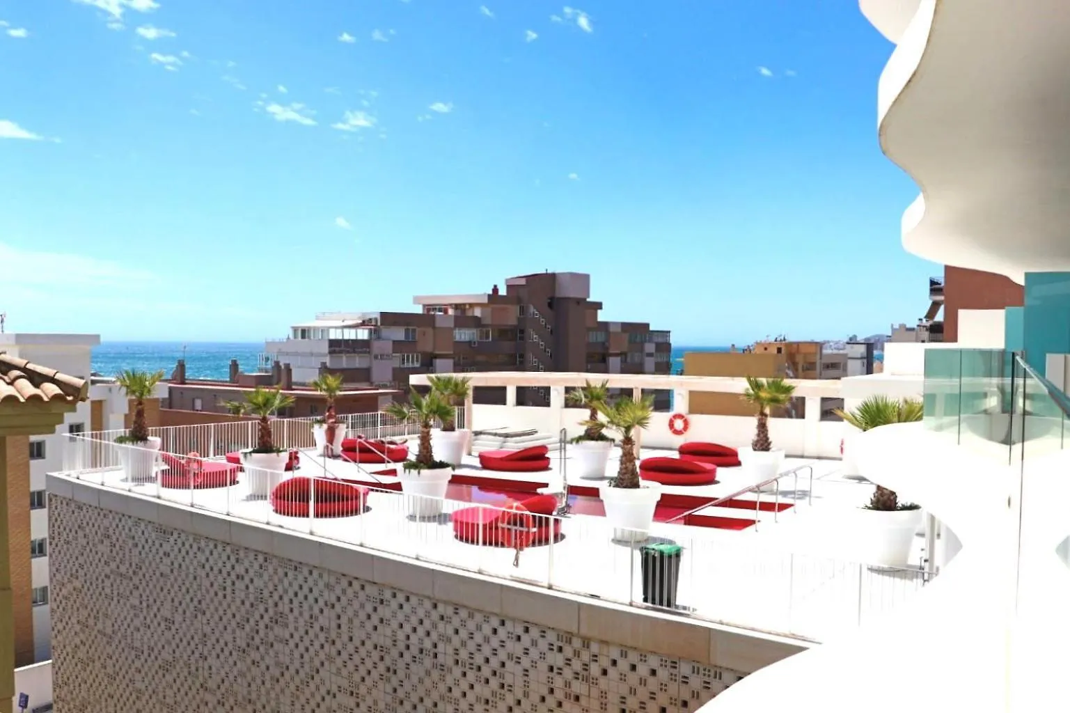 Fantastic Apartment In The Wave Just Steps From Carvajal Beach - Pool And Free Parking Fuengirola