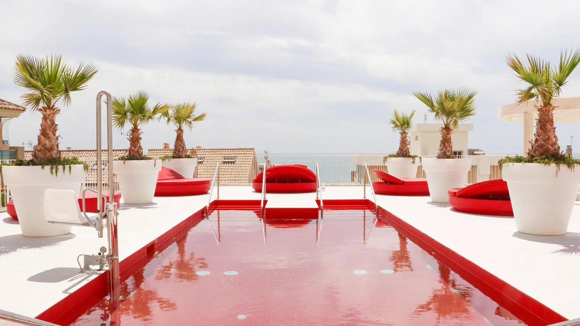 Fantastic Apartment In The Wave Just Steps From Carvajal Beach - Pool And Free Parking Fuengirola Spanje